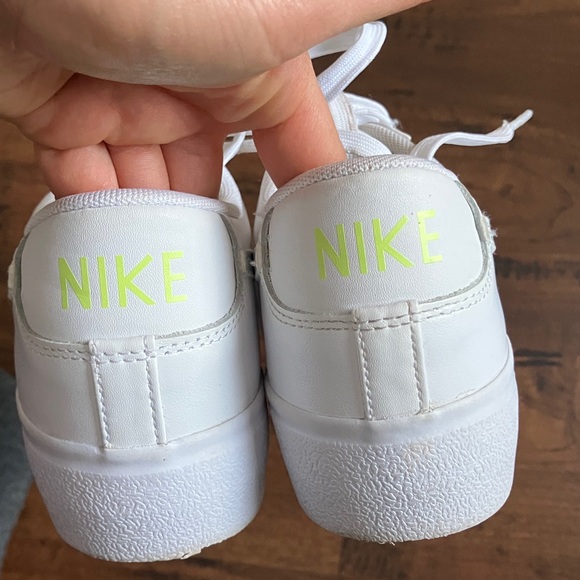 Nike Women's Blazer low platform sneakers size US 9 - Picture 8 of 14